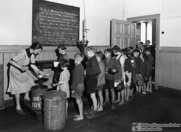 Ausgabe der Schulspeisung