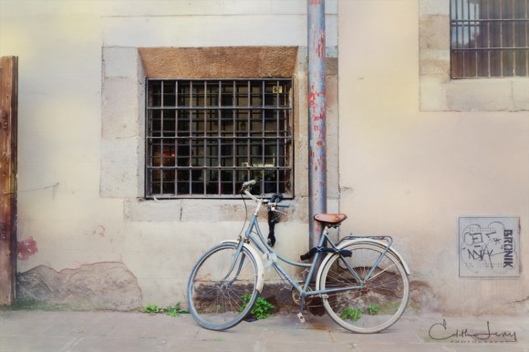 Spain, Barcelona, bicycle, bike, leaning, window, Europe, travel