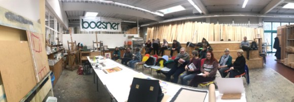 Langsam füllt sich die Vorführung Pastell Mischtechnik bei boesner Hannover, Susanne Haun (c) Foto von M.Fanke